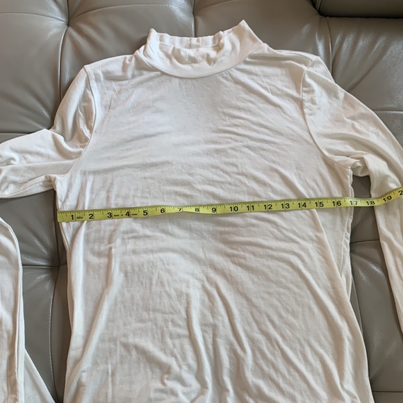 Aerie white turtleneck - Picture 6 of 10